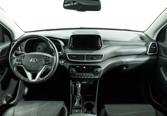 Подержанный автомобиль Hyundai Tucson 2019 года (13 фото)