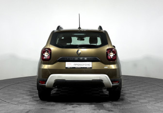 Подержанный автомобиль Renault Duster 2021 года (6 фото)