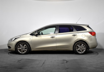 Подержанный автомобиль Kia Ceed Wagon 2013 года (8 фото)