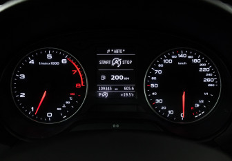 Подержанный автомобиль Audi A3 Hatchback 2013 года (12 фото)