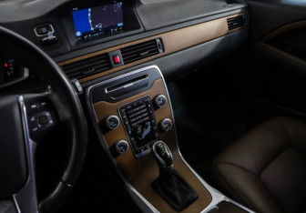 Подержанный автомобиль Volvo XC70 2015 года (21 фото)