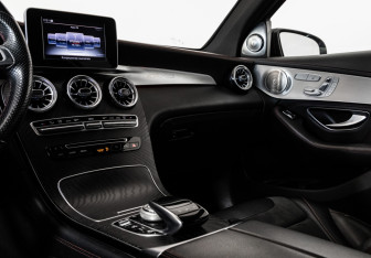 Подержанный автомобиль Mercedes-Benz GLC AMG 2016 года (21 фото)