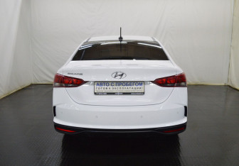 Подержанный автомобиль Hyundai Solaris Sedan 2022 года (6 фото)
