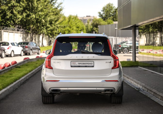 Подержанный автомобиль Volvo XC90 2020 года (7 фото)