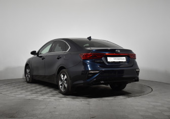 Подержанный автомобиль Kia Cerato Sedan 2019 года (7 фото)