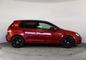 Подержанный автомобиль Volkswagen Golf Hatchback 2011 года (4 фото)