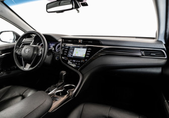 Подержанный автомобиль Toyota Camry Sedan 2019 года (10 фото)