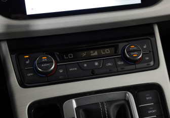 Подержанный автомобиль Geely Atlas 2021 года (18 фото)