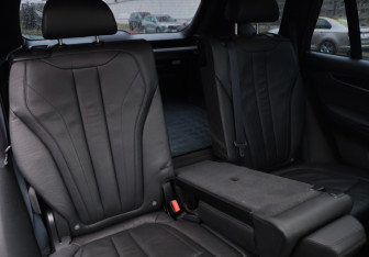 Подержанный автомобиль BMW X5 2016 года (33 фото)
