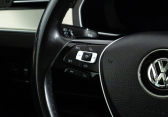 Подержанный автомобиль Volkswagen Passat Sedan 2019 года (21 фото)
