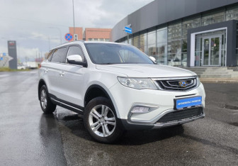 Подержанный автомобиль Geely Atlas 2018 года (3 фото)
