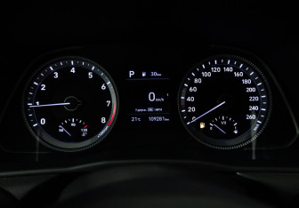 Подержанный автомобиль Hyundai Sonata 2020 года (12 фото)