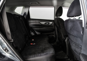 Подержанный автомобиль Nissan X-Trail 2016 года (16 фото)