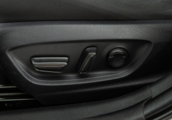 Подержанный автомобиль Toyota Camry Sedan 2021 года (17 фото)