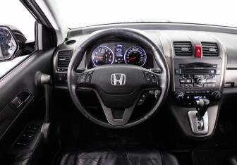 Подержанный автомобиль Honda CR-V 2012 года (11 фото)