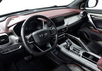 Подержанный автомобиль Geely Coolray 2022 года (11 фото)