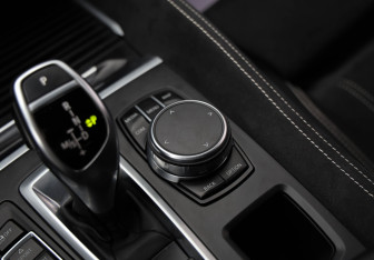 Подержанный автомобиль BMW X6 2018 года (19 фото)