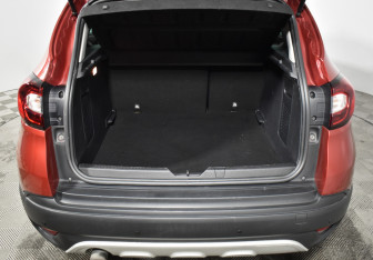 Подержанный автомобиль Renault Kaptur 2018 года (18 фото)