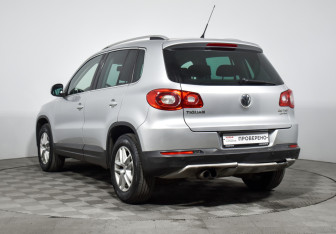 Подержанный автомобиль Volkswagen Tiguan 2011 года (7 фото)
