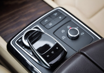 Подержанный автомобиль Mercedes-Benz GLE 2016 года (20 фото)