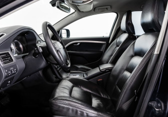 Подержанный автомобиль Volvo XC70 2008 года (16 фото)