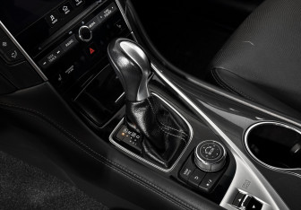 Подержанный автомобиль Infiniti Q50 2016 года (12 фото)