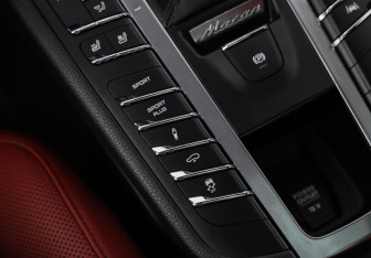 Подержанный автомобиль Porsche Macan 2016 года (21 фото)