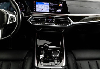 Подержанный автомобиль BMW X7 2019 года (14 фото)