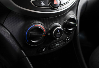 Подержанный автомобиль Hyundai Solaris Sedan 2016 года (13 фото)