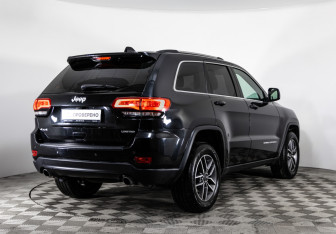 Подержанный автомобиль Jeep Grand Cherokee 2016 года (5 фото)