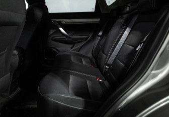 Подержанный автомобиль Geely Coolray 2023 года (10 фото)