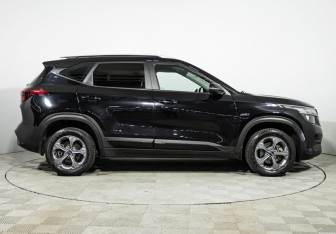 Подержанный автомобиль Kia Seltos 2021 года (4 фото)