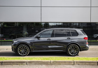 Подержанный автомобиль BMW X7 2019 года (9 фото)