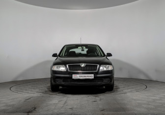 Подержанный автомобиль Skoda Octavia Liftback 2008 года (2 фото)