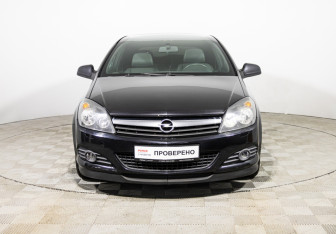 Подержанный автомобиль Opel Astra Hatchback 2010 года (2 фото)