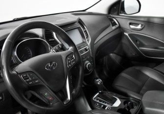 Подержанный автомобиль Hyundai Santa Fe 2017 года (9 фото)