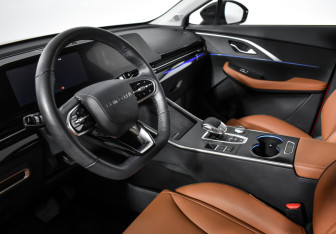 Подержанный автомобиль Omoda C5 2024 года (9 фото)
