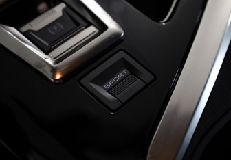 Подержанный автомобиль Peugeot 3008 2020 года (21 фото)