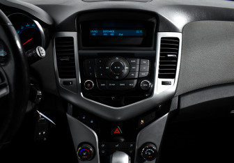 Подержанный автомобиль Chevrolet Cruze Sedan 2012 года (16 фото)