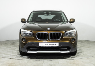 Подержанный автомобиль BMW X1 2012 года (2 фото)