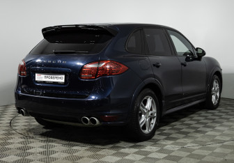 Подержанный автомобиль Porsche Cayenne 2011 года (5 фото)