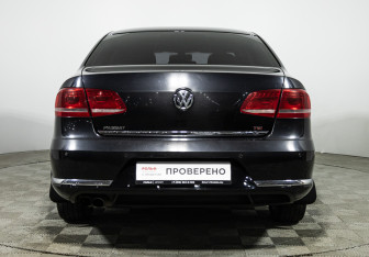 Подержанный автомобиль Volkswagen Passat Sedan 2012 года (6 фото)
