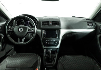 Подержанный автомобиль Skoda Yeti 2016 года (13 фото)