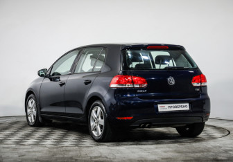 Подержанный автомобиль Volkswagen Golf Hatchback 2011 года (7 фото)