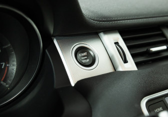 Подержанный автомобиль Land Rover Range Rover Evoque 2012 года (18 фото)