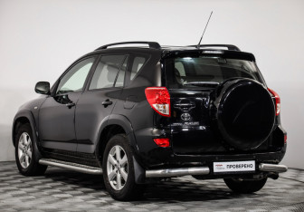 Подержанный автомобиль Toyota RAV4 2008 года (7 фото)