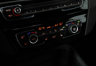 Подержанный автомобиль BMW X1 2019 года (18 фото)