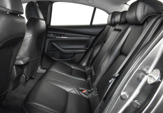 Подержанный автомобиль Mazda 3 Sedan 2020 года (12 фото)