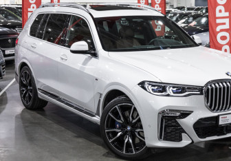 Подержанный автомобиль BMW X7 2021 года (5 фото)
