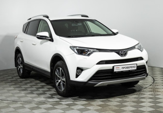 Подержанный автомобиль Toyota RAV4 2016 года (3 фото)